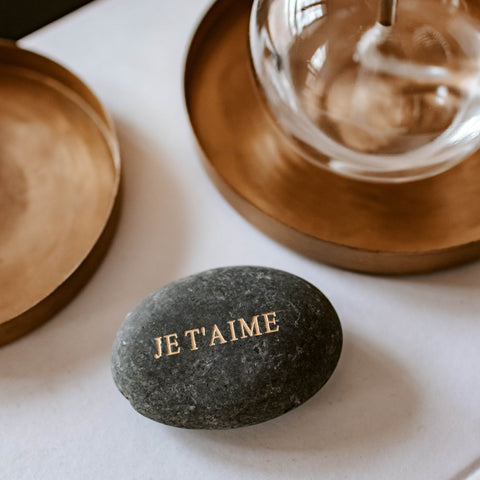 galet-message-gravure-doree-je-t-aime