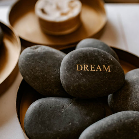 galet-naturel-gravure-doree-message-dream