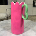 Vase Juliette en céramique – Rose intense, forme ondulée
