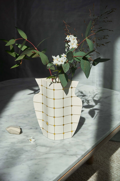Vase en papier blanc et doré inside déco 